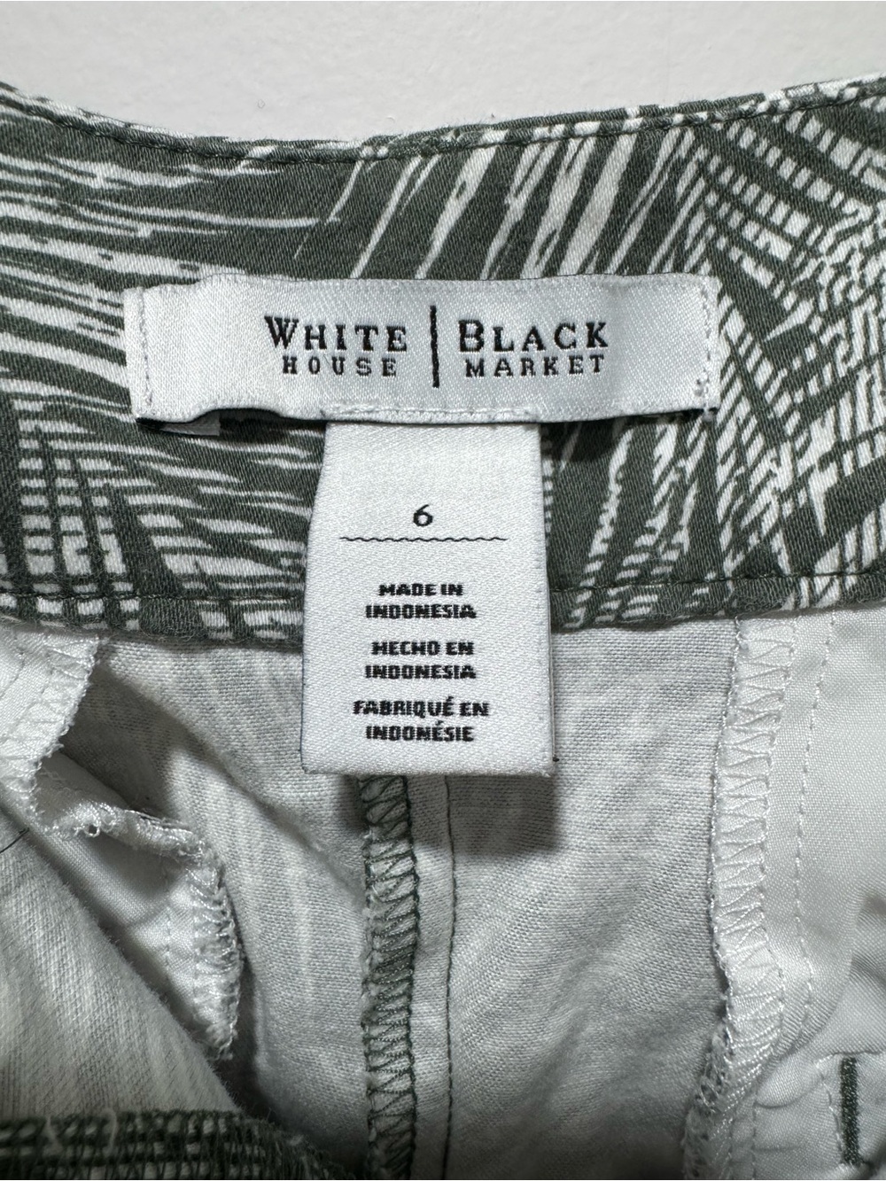 White House Black Market Tropical Palm Ferm Shorts Green 5” Stretch Size 6 - Picture 4 of 5